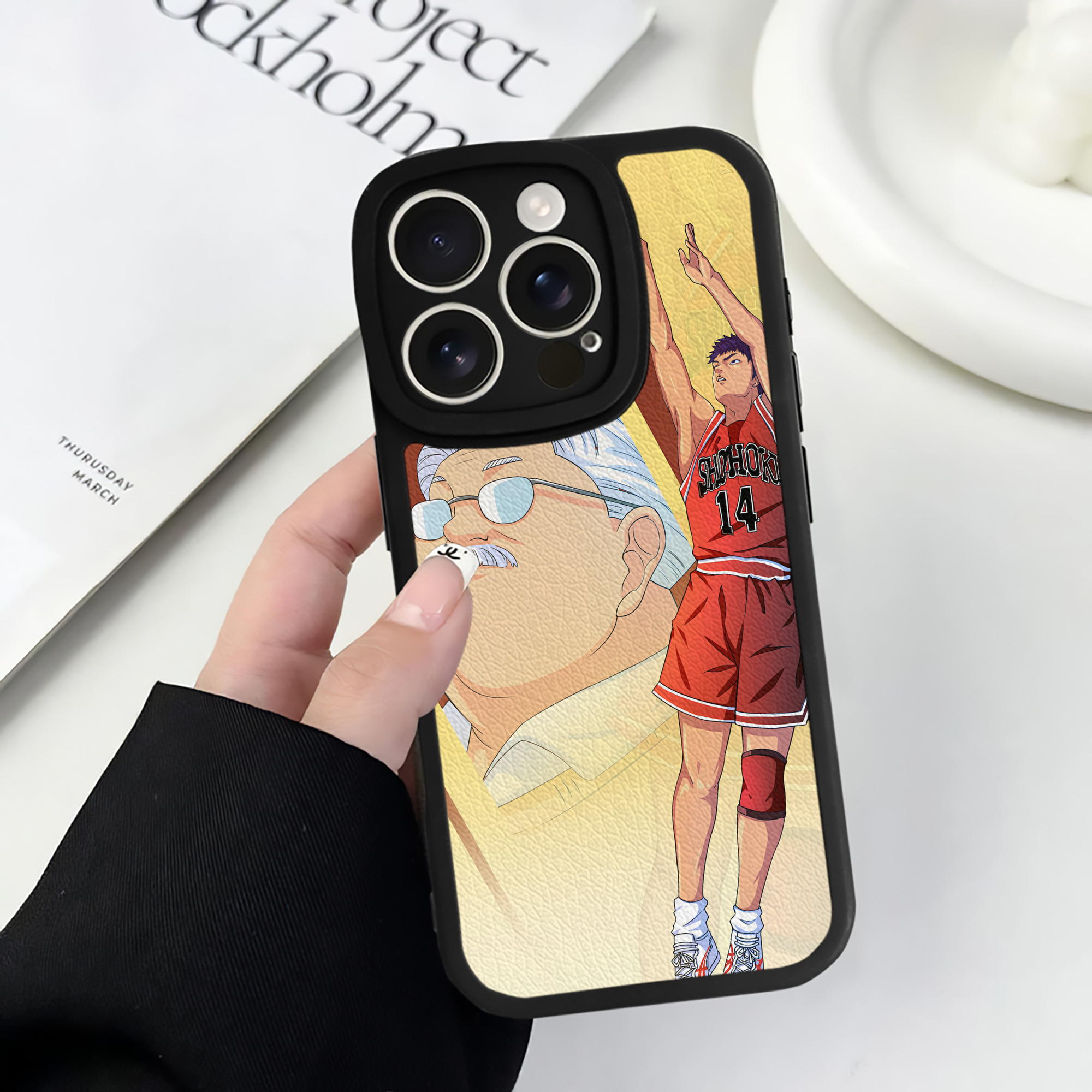（画像用） SLAM DUNK／スラムダンク 【iPhone 16シリーズ対応】シリコンスマホケース（レザー調） 材質：シリコン